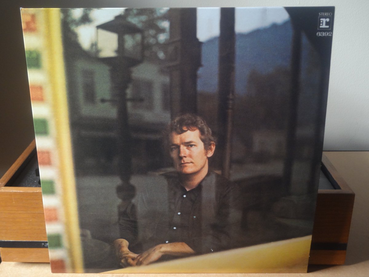 #GordonLightfoot on the #turntable today!! 
#folk 
#vinyl