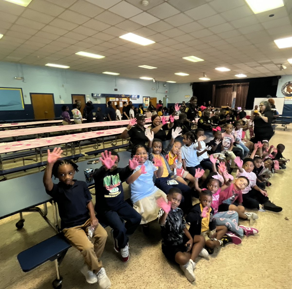 MrsDonnell1's tweet photo. Kindergarten and First Grade enjoyed our Breast Cancer Awareness Kickoff at @CrestviewES . Thank you for joining us @MGPDFL  @MDCPSNorth @MHardwickCES https://t.co/wCR9BfOOmH