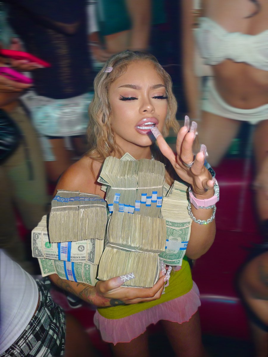 Latto's tweet image. 