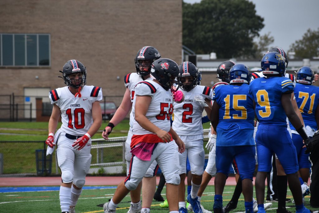 PatrickSully11's tweet photo. Please consider taking a look at my highlights half way into my junior season link below ⬇️
https://t.co/2SoV5F33QE 

@LIBasketball23 @jared_valluzzi https://t.co/19XRfaac6y