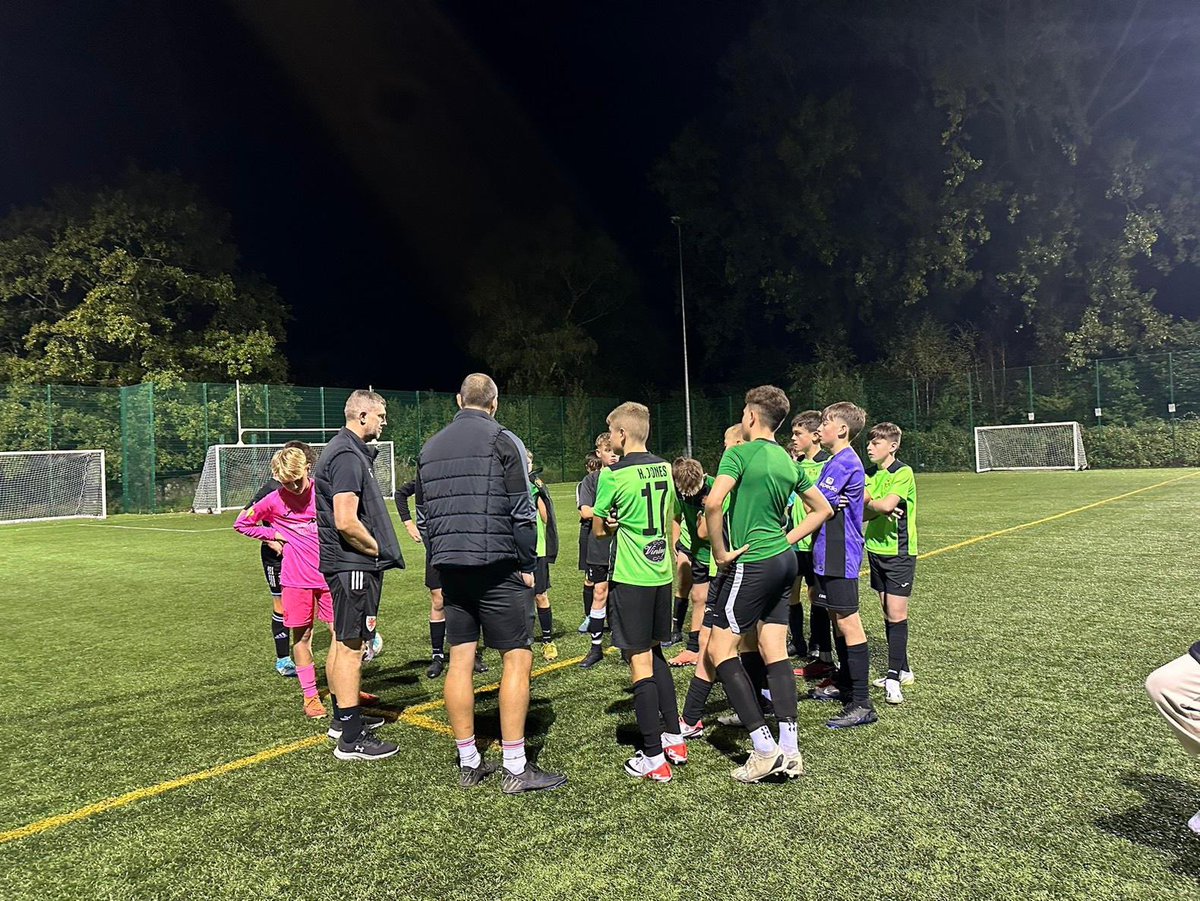 Thank you to <a href="/CaerphillySFA/">Caerphilly & District Schools</a> for the latest training fixture against our U13Bs 

A 16 goal thriller no less!

#theentertainers #teamrct