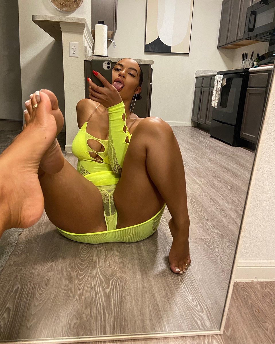 DestinyLe00's tweet image. It’s been a min ! I’m BACK 💚🔫