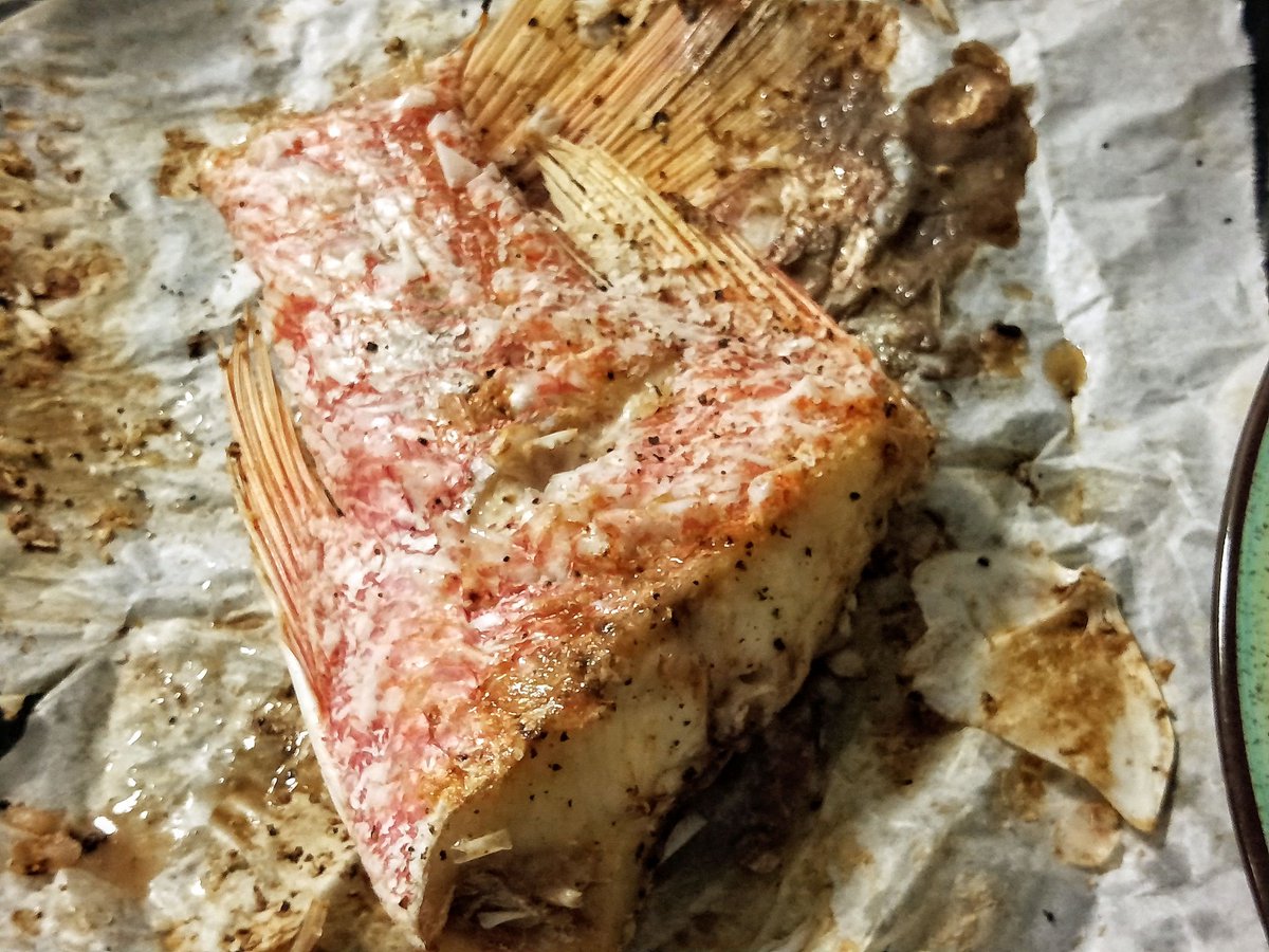 krtcano11's tweet image. For my dinner last night? Grilled fish with lots of grinder pepper and salt.