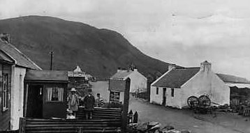 tourscotland's tweet photo. Tour #Scotland Travel video Blog of old photography of #Lendalfoot, a village located on #Carleton #Bay parish of #Colmonell in old district of #Carrick, now #South #Ayrshire, about 6 miles south of #Girvan. Have an ancestry, genealogy family history visit https://t.co/8kF6fvzT4t https://t.co/ublyvb9qum