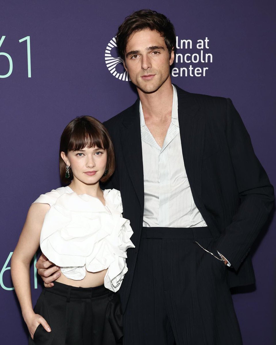 EstiloDF's tweet photo. No podemos esperar a ver #ElvisAndMe escrita por Sofia Coppola con Cailee Spaeny como Priscilla Presley y Jacob Elordi como Elvis Presley 🎬 🍿 Nos encanta cómo se ven juntos. 🫶🏼
📸: créditos a quien correspondan https://t.co/wFiqvQOUzU