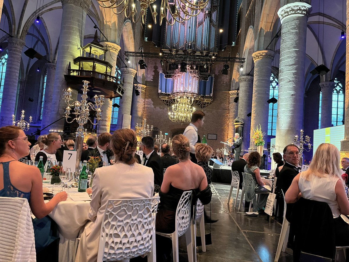Het was weer een super geanimeerde Avond van wetenschap en maatschappij. Deze keer in de Pieterskerk te leiden #avondwm