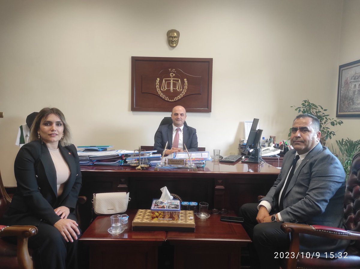 Adalet Bakanlığı Daire Başkanı Cumhuriyet Savcımız Sayın Ferhat AFACAN Bey'i makamında dayım Mehmet Şerif BOZAĞAÇ ile ziyaret ettik. Misafirperverliğinden ötürü Sayın Cumhuriyet Savcımıza teşekkür ederiz.#AdaletBakanlığı