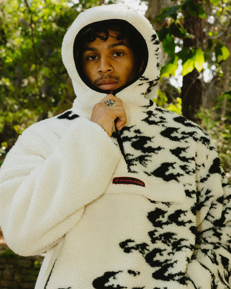 ModernNotoriety's tweet photo. Hypland x Naruto "Curse Mark" Hooded Sherpa Fleece (2023) https://t.co/BiqLk5C7uO