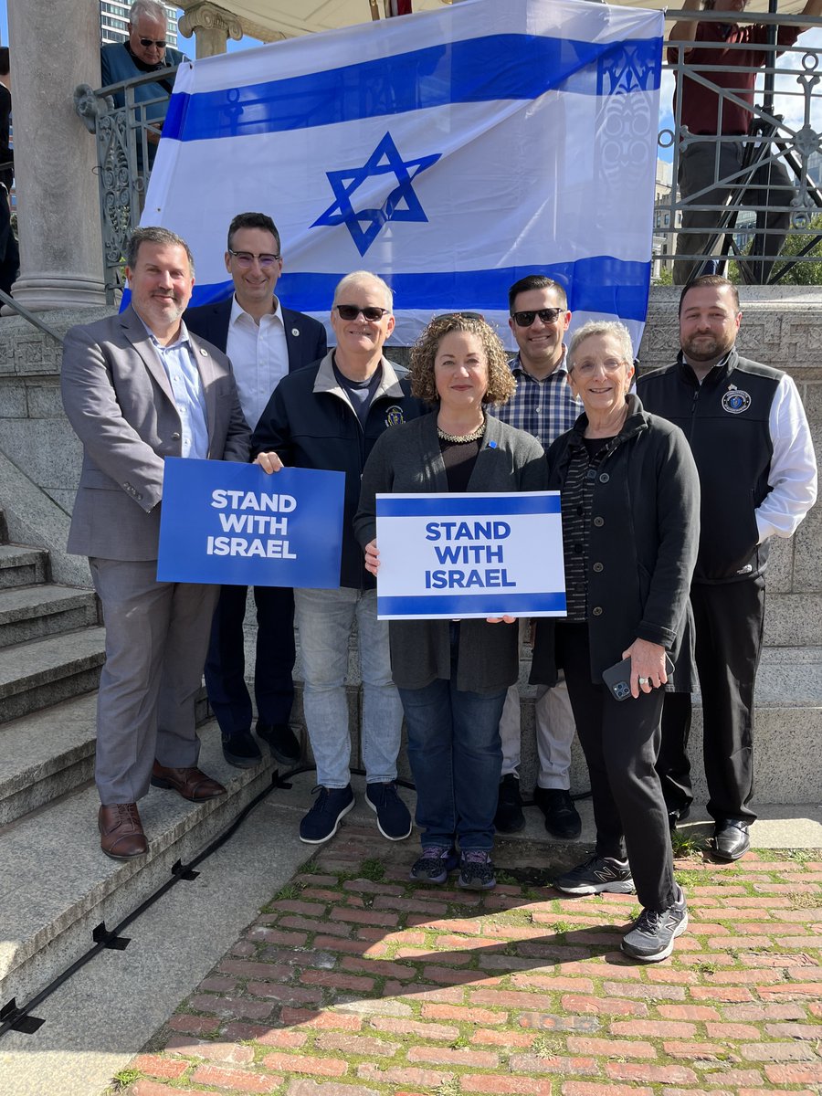 Proud to #StandWithIsrael and with @SenWarren @SenMarkey @JakeAuch @wutrain @MassGovernor @MassTreasury @BostonJCRC and many leaders in the Jewish community and friends and allies at today's Stand With Israel Rally on the Boston Common.