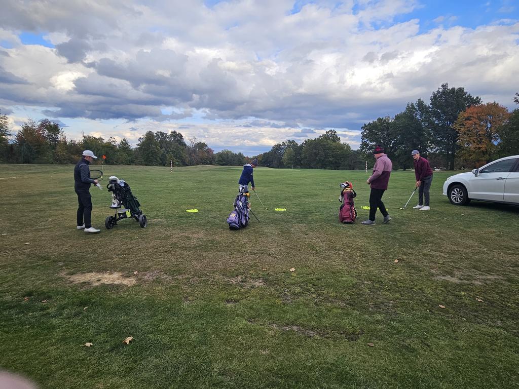 OFBoysGolf1's tweet image. We are prepping for a playoff!!