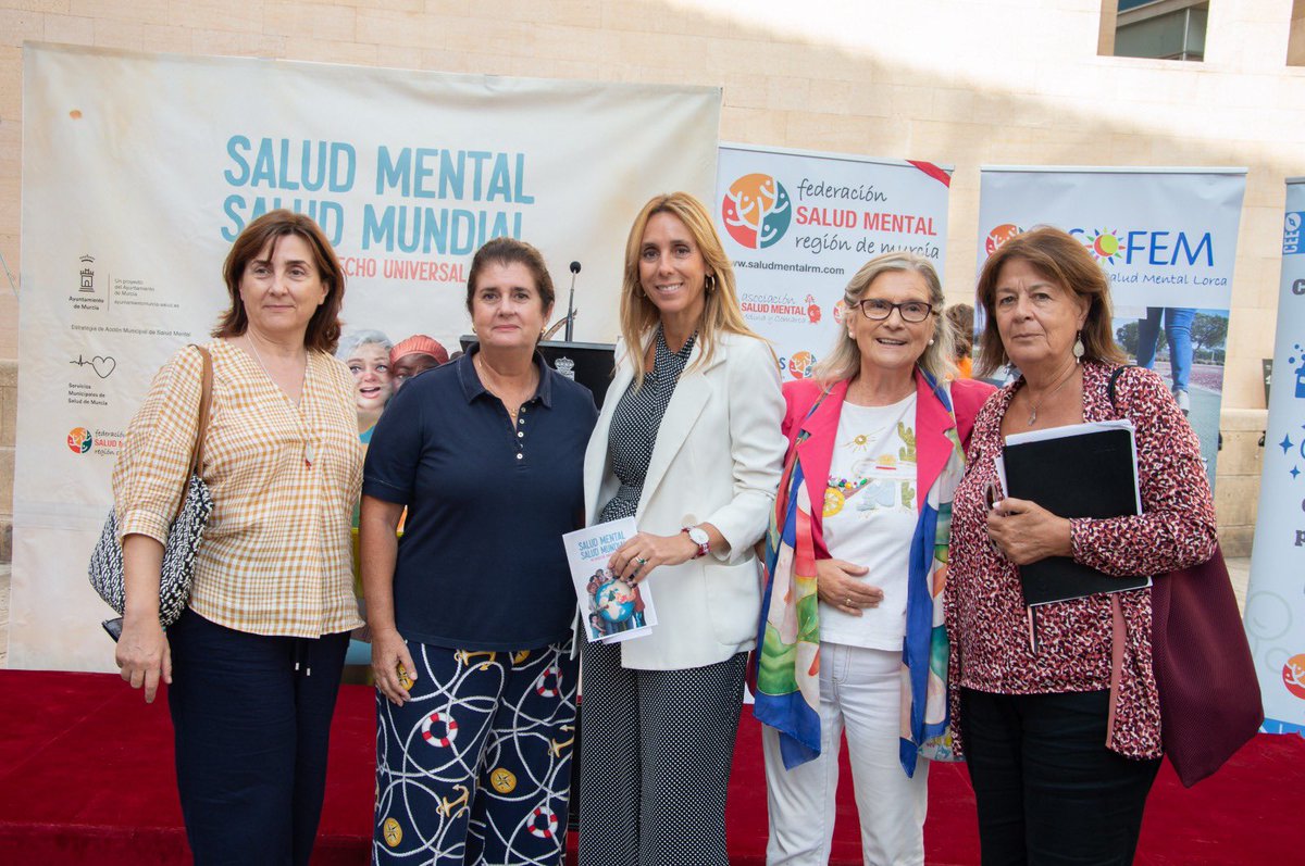 pititorres's tweet photo. Acto Institucional de Salud Mental, con una lectura de manifiesto y actuación del coro @AFES_MUR @SaludMentalRM
 Un acto para visibilizar,concienzar 
Desde @AytoSaludMurcia tenemos un fuerte compromiso #prevecion  #saludmental  @AytoMurcia @ViolanteTomas @miriamguard @contxaruiz https://t.co/0zEivVzhUk