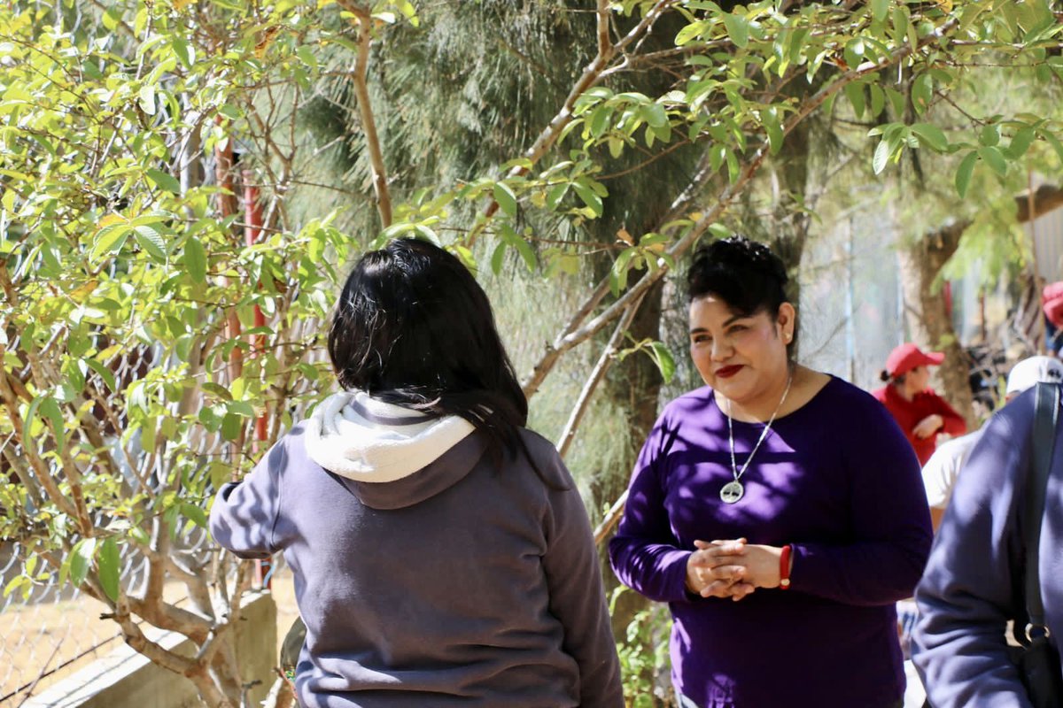Neli_morena's tweet photo. 🌳Iniciamos la Campaña de Reforestación "Raíces de Nueva Esperanza" en Santa Cruz Xoxocotlán. Representa un símbolo poderoso de crecimiento, aprendizaje y resiliencia para nuestras mujeres y nuestro planeta. 🌍✨

#RaícesDeNuevaEsperanza #Oaxaca #Reforestación #AmorYEducación https://t.co/l0ATe85EvM
