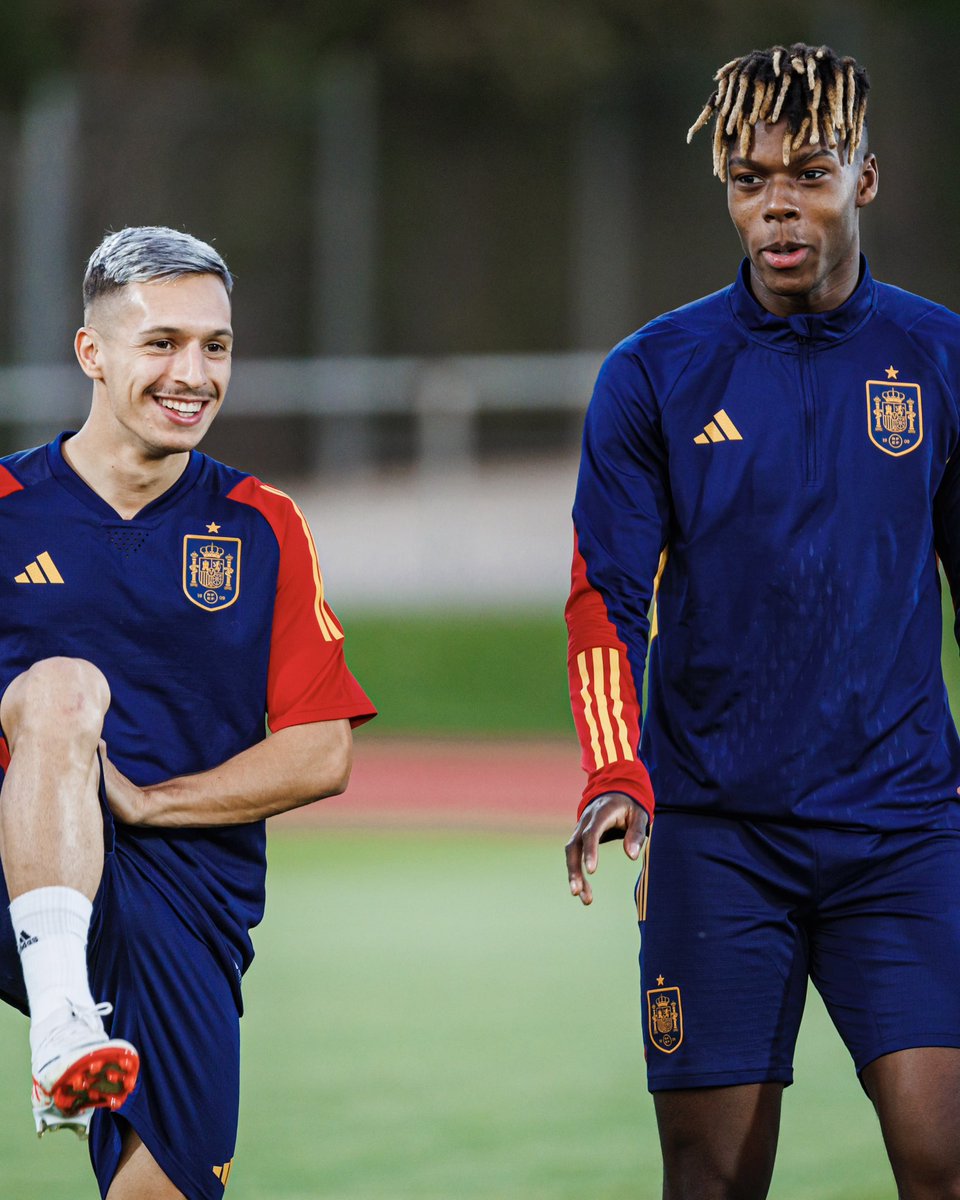GranadaCF's tweet photo. 🇪🇸❤️💎

Primer día de clase en Las Rozas, superado. 

#𝙀𝙩𝙚𝙧𝙣𝙖𝙇𝙪𝙘𝙝𝙖 🇦🇹 | #BryanSelección https://t.co/Vwg7cJGsRL