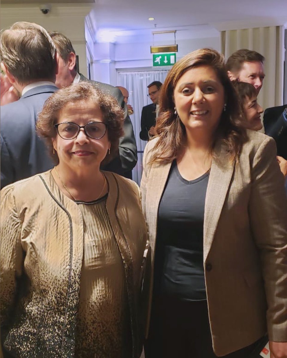 #AgendaMinería | Ministra Williams ya está en #UK liderando presencia nacional en semana <a href="/LME_news/">London Metal Exchange (LME)</a>

Asistió a seminario <a href="/ICMM_com/">ICMM</a>, sostuvo reunión en embajada <a href="/Chile_in_the_UK/">Chile en UK</a> y concretó conversación con Nusrat Ghani, ministra de Departamento de Comercio y Negocios de #ReinoUnido