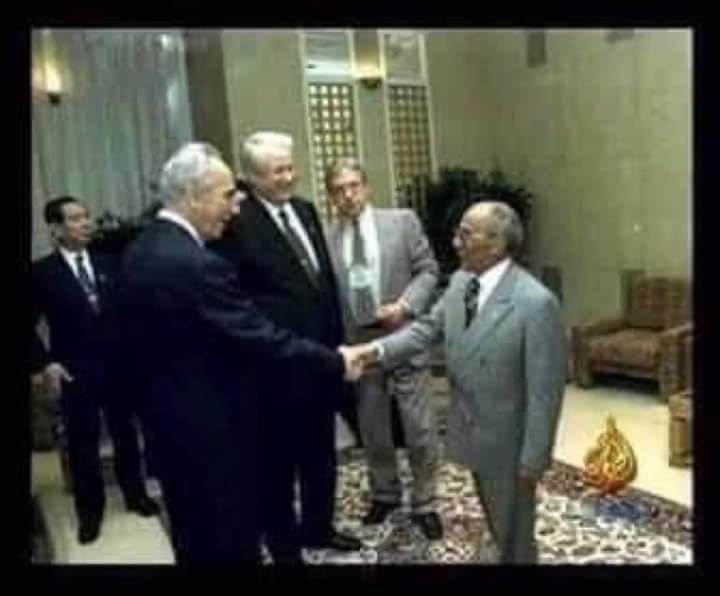 عبدالكريم  الأرياني وزير الخارجية  اليمني الأسبق   زار    إسرائيل عام 1994 طالباً منها تأييد الحرب على الجنوب وإقناع  الولايات المتحده الامريكيه بذلك   وفعلا. نجح  في هذي الزياره  بعد تراجع  امريكا  عن قرارها بأن عدن خط احمر  علئ القوات الشماليه