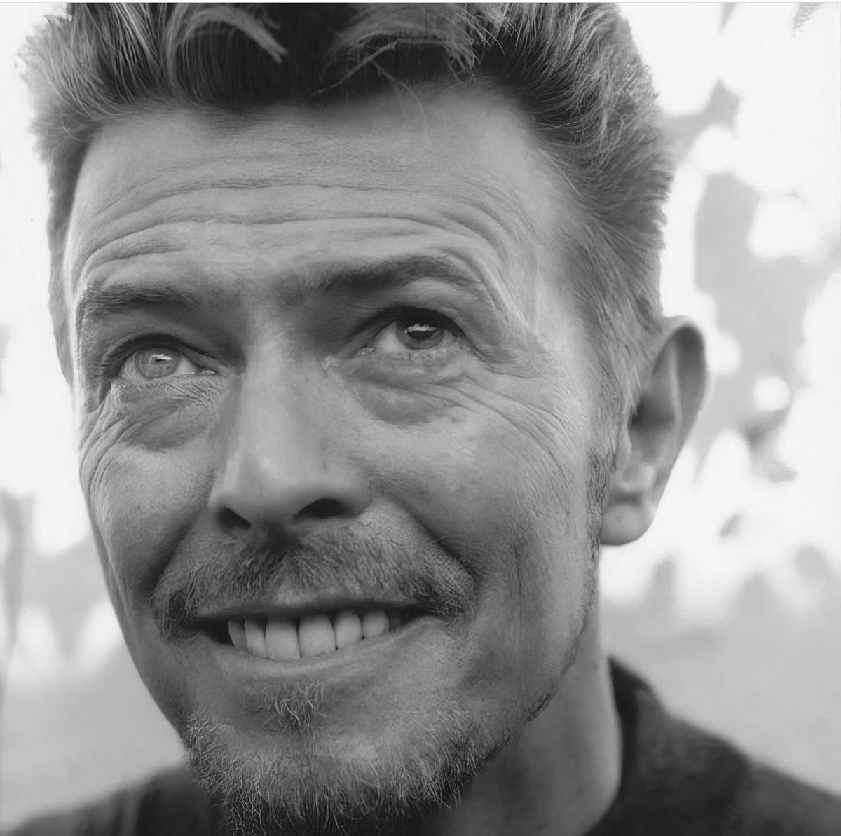 SatansDolly's tweet photo. Tenías su sonrisa y su mirada, pero eras jilipó…. https://t.co/nFPIeicaDD