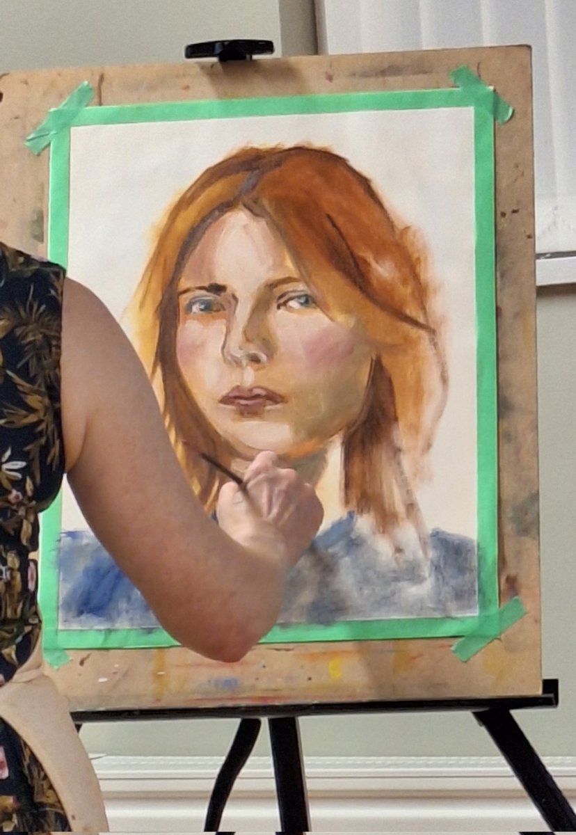 AshbyArtClub's tweet photo. Tonight, we had such an interesting oil demonstration by artist @JackieWhall  Jackie painted two portraits using different methods, they were completed using no under drawings, just emerged stage by stage on the canvas. Very inspiring. https://t.co/YCgebY7tsc