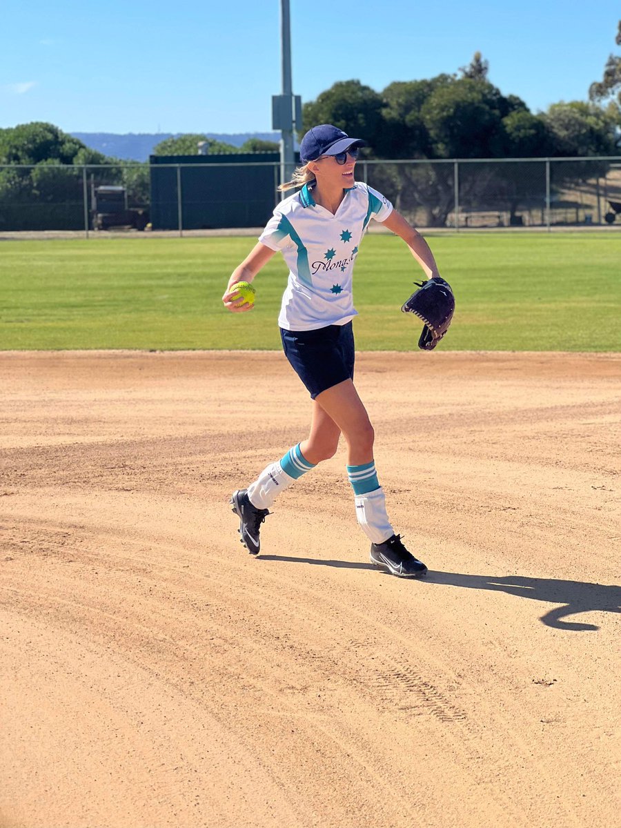 Em Mango tweet media