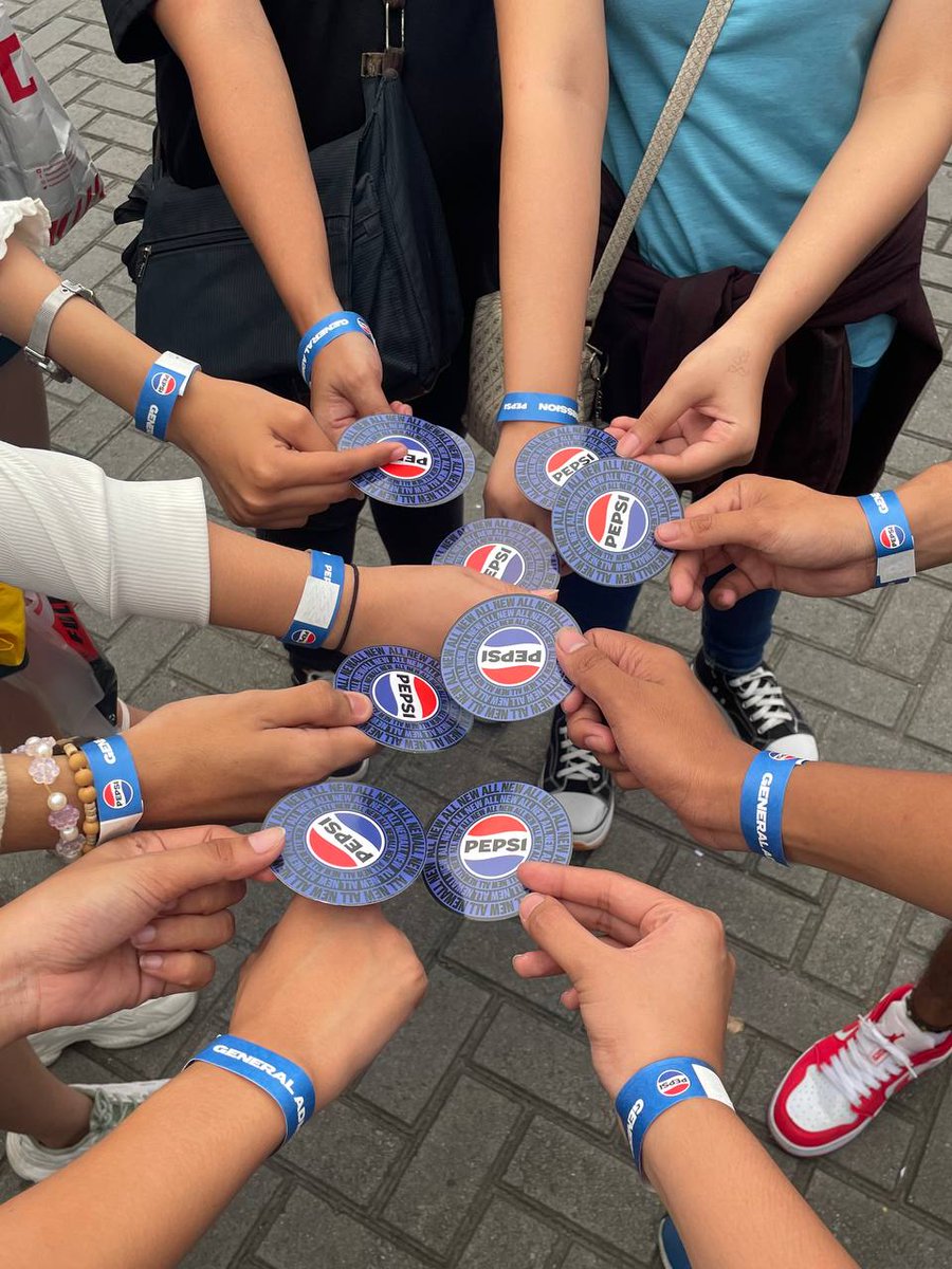 jinelszxc's tweet photo. one of the best talaga to huhu biglaan tas with besties paaa finally di na ako mag isaaaaa. Thank u, ninang @pepsiphl !!! 💙 https://t.co/HByRU24kis