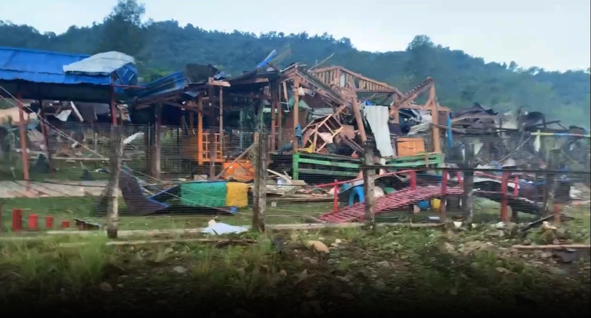 IrrawaddyNews's tweet photo. Regime’s shelling kills nearly 30 People, including children, near KIA Headquarters

Oct.10, 2023

Nearly 30 people, including children and women, were killed by Myanmar junta’s shelling at Mung Lai Hkyet village, near KIA headquarters Laiza in Kachin State on Monday night. https://t.co/apNdpbROWj