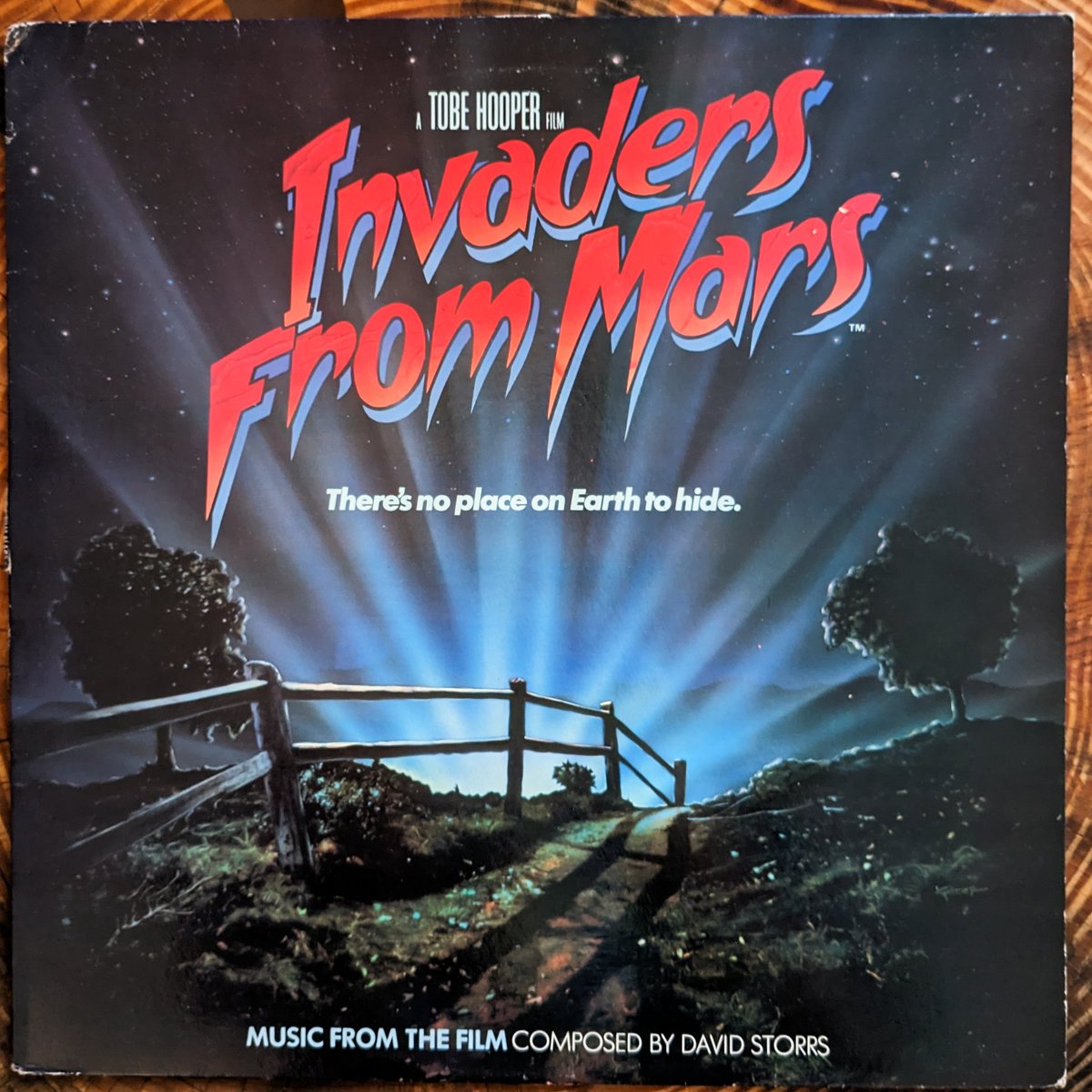 drivebyink's tweet photo. @TheSlowEngineer @TheSlowEngineer 
#HorrorSoundtrackAtoZ 

I: Invaders From Mars 
By David Storrs

Underrated film and score. Hopefully we get the full score from Storrs and the unused score from Christopher Young on vinyl some day

#Soundtrack
#Horror
#31DaysOfHorror
#Halloween2023 https://t.co/S1gDL2NrK8