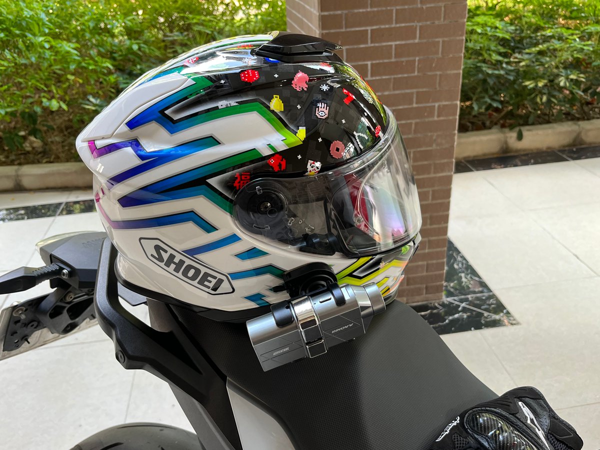 InnovvTech's tweet image. INNOVV H5 HELMET CAMERA
Experience the perfect blend of form and function with our latest product. From its sleek and stylish appearance to its innovative detachable battery design, this device is designed to impress.  #helmetcamera #innovvh5 #4kcameras