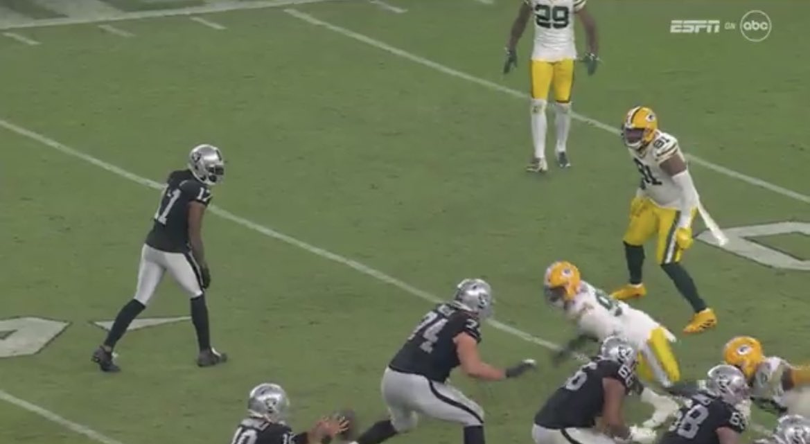 JB12Brandi's tweet photo. @ChrisLap_18 @Peter_Bukowski Looks like they did something similar again...Ran some sort of defense that put Smith across from Adams and burned them for 20 yds. https://t.co/YfWBARvAcG
