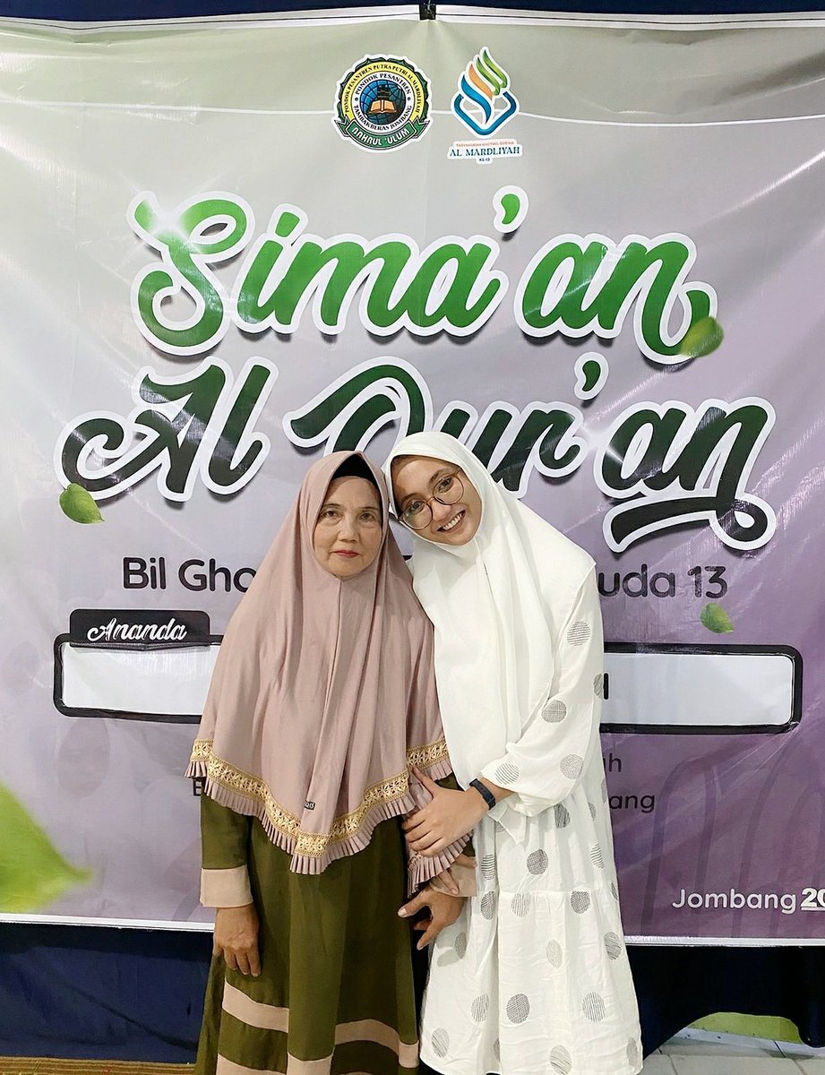 nrofiah_'s tweet photo. Ada tuhan didalam dadamu
Maka cukup bagiku melihat kebahagiaan tuhan melalui senyumanmu. 

Ada surga dibawah telapak kakimu
Maka cukup bagiku untuk memasukinya dengan mematuhi langkahmu. https://t.co/uXPFl2SGBf