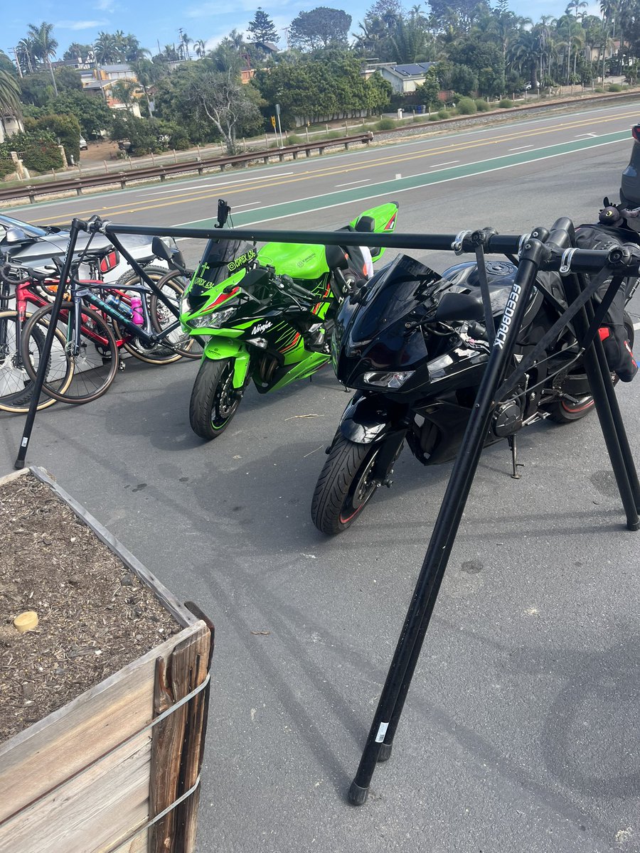 smoofaa's tweet photo. “Bike” Parking 🤪 #1down5up #bike #bikerfam #babeswhoride #duos https://t.co/GsWB3QHgmv