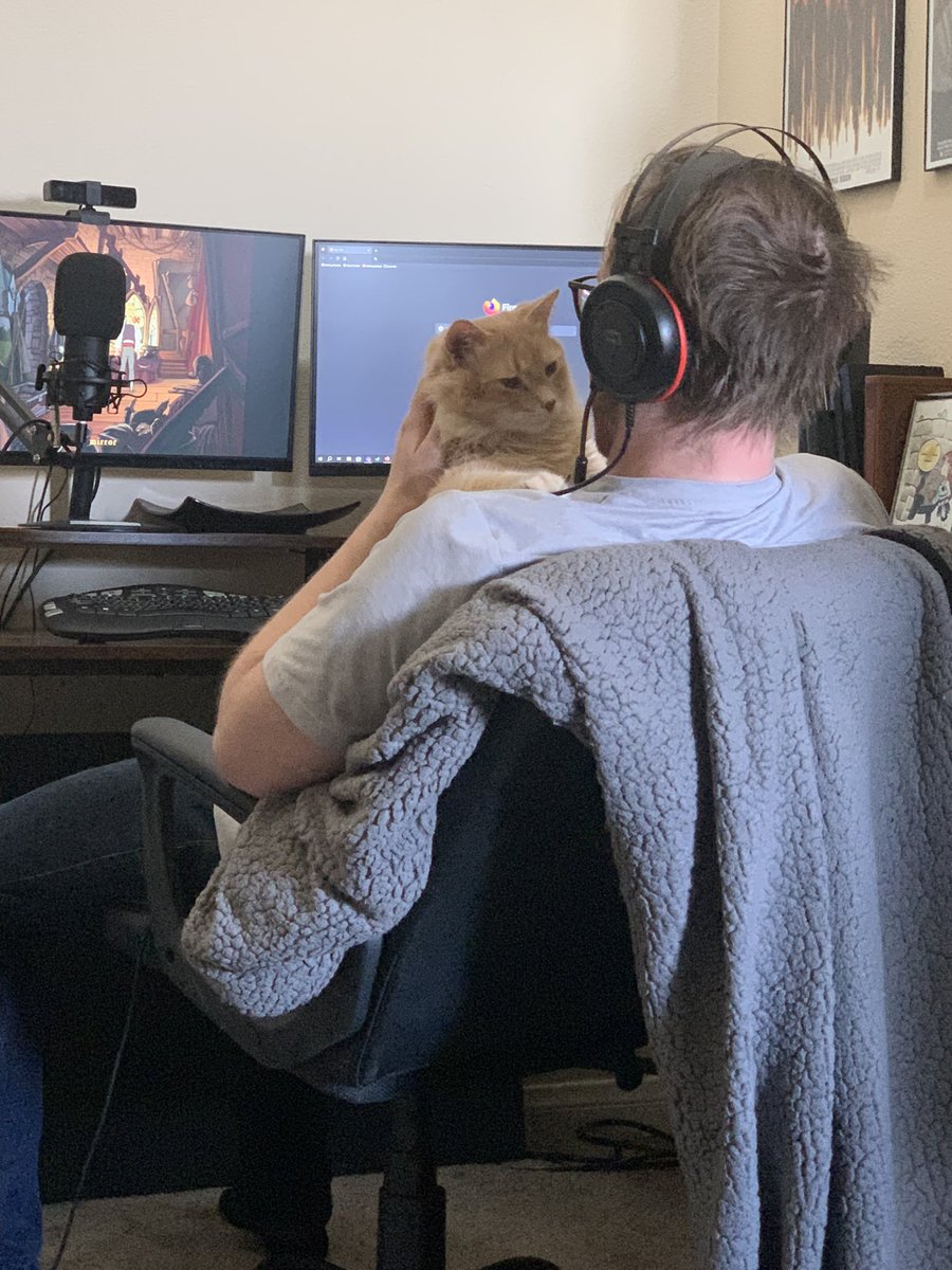 SpotMarks's tweet photo. @OhJeeToriG My guy does this to me while I play https://t.co/azqpatlWlR