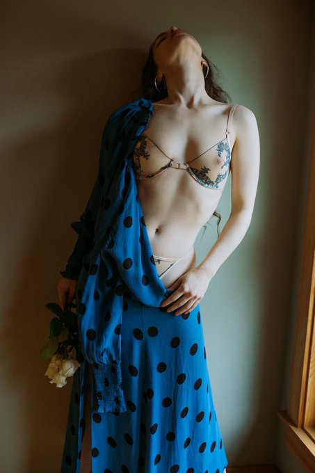 I think I became a model so I could always be surrounded by pretty clothes🥰 💙 bra by @dahliahanna_ dress<a href="/tag/mvsales"class="tags"><span>#mvsales</span></a>
