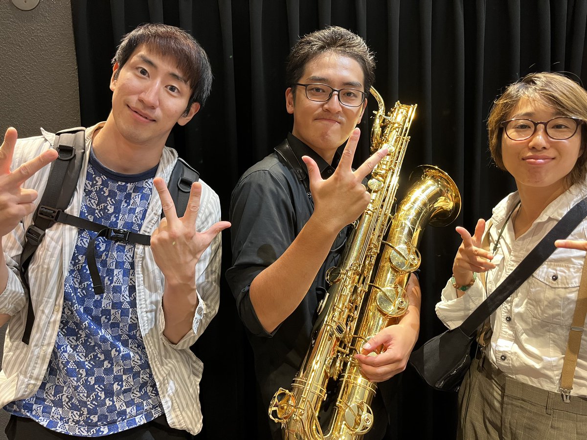 itominMMA's tweet photo. @nozawa_senpai 
Twitterは触っていない間に名前すら変わっていた
この日も最高の夜だった
良い演奏、良い音、良い笑い、企画者に喝采。
#再演希望
#過去投稿 https://t.co/OUKz0eYeti
