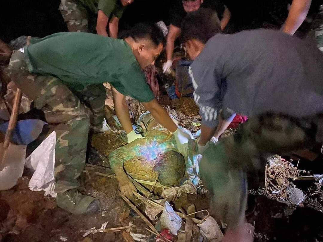 CrphMyanmar's tweet photo. Brutal junta's another shelling was carried out at Mung Lia Hkyet village, #Laiza, #Kachin State yesterday, killed at least 3️⃣0️⃣ people including 1️⃣3️⃣ children. 

Civilians are #NotATarget but military junta continues #CrimesAgainstHumanity in Myanmar. 

#WhatsHappeningInMyanmar https://t.co/Kp0cPBTPHJ