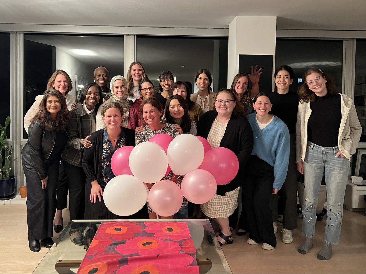 Feeling so very lucky to call these amazing, inspirational women oncologists my mentors and role models every day as an oncology fellow. Thank you @marinagarassino for hosting a lovely evening to start our group of Women in Oncology @UChicagoHemOnc! @SoniSmithMD @UCHemOncFellows