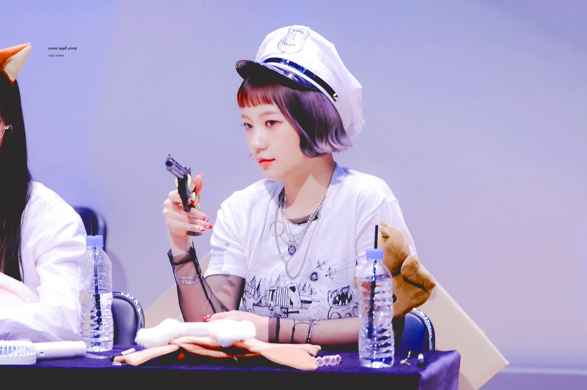 Después de un buen sueñito reparador para llegar fresco y bonito a festejar el ⁦#로켓펀치𓈒᭬𝟷𝑠𝑡𓊈𝑦𝑒𝑎𝑟𓊉⁩ hasta ser el último en pie 🕺🏻de esté ⁦#𓈒ུ𝟎𝟗𓈒᭬𝓯𝓮𝓼𝓽⁩   ࣭࣭࿔  ┄ y demostrar lo fan que soy.

⠀　　⠀⠀⠀⠀  𝕥⃨i𝘯y 𓂃𓄹⠀𝒢r𝕦𝘮p𝕪⠀🌞⠀#𝑘𝘪tꮪu  ۟  𓈒