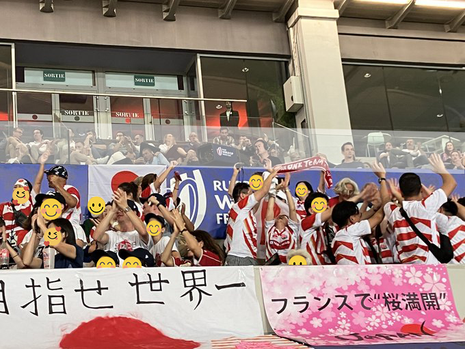 CapgeminiJapan's tweet photo. #RWC2023 日本 v サモア代表戦(9/28)では、トゥールーズ日本語補習校 の子どもたちと保護者の皆さん、トゥールーズ大学ジャン・ジョレス校 への交換留学生をご招待し、総勢80名で日本代表を応援!!!😍みんな、ありがとう&おめでとう🌈🌸㊗️#braveblossoms #AFJT #univ-tlse #キャップジェミニ https://t.co/QNBrtHUzGx