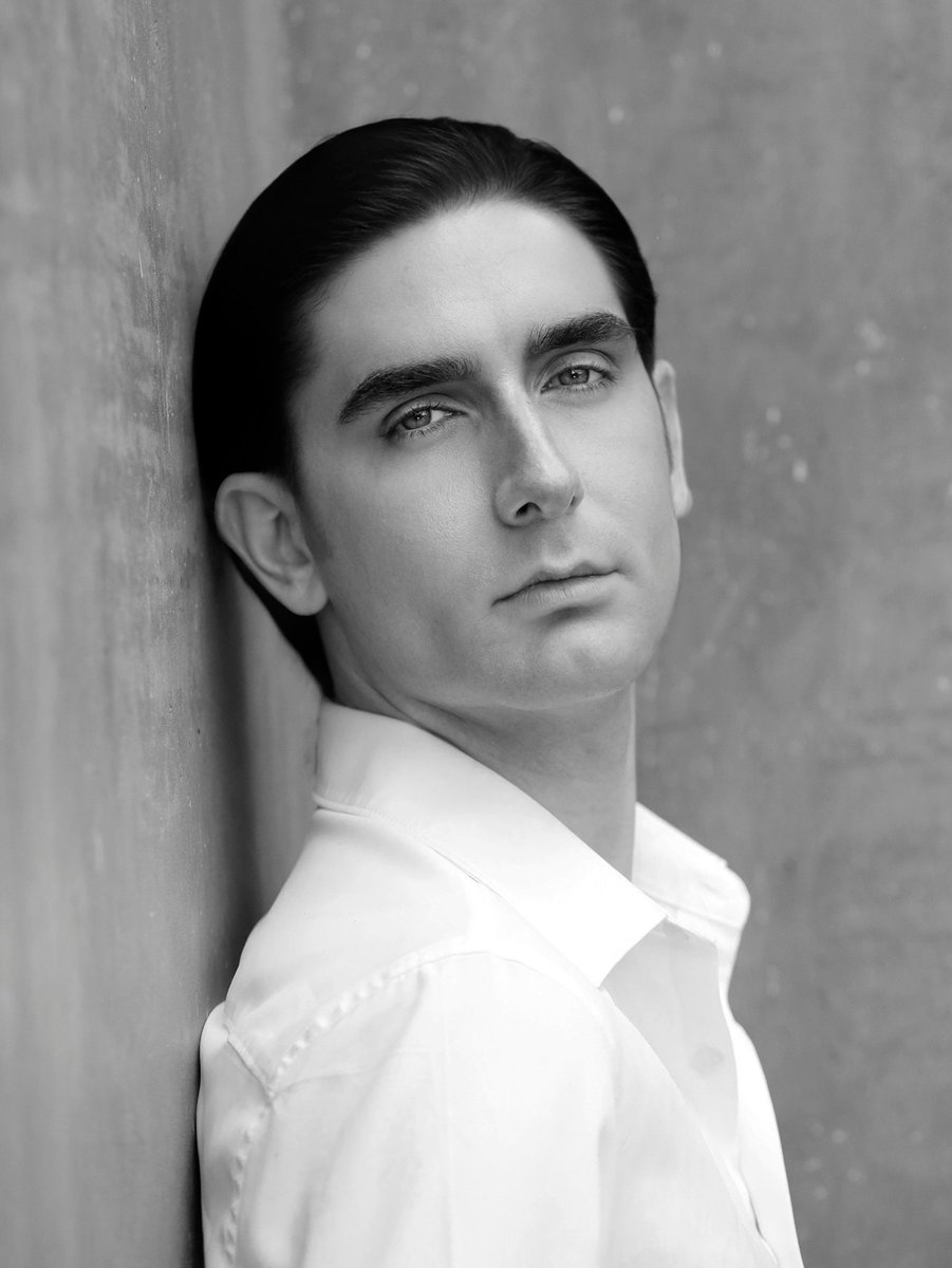 ImagesHector's tweet image. Feeling some Old Hollywood energy.  #Silverlake #portrait #blackandwhite DM with your ideas and let's work on a great image.