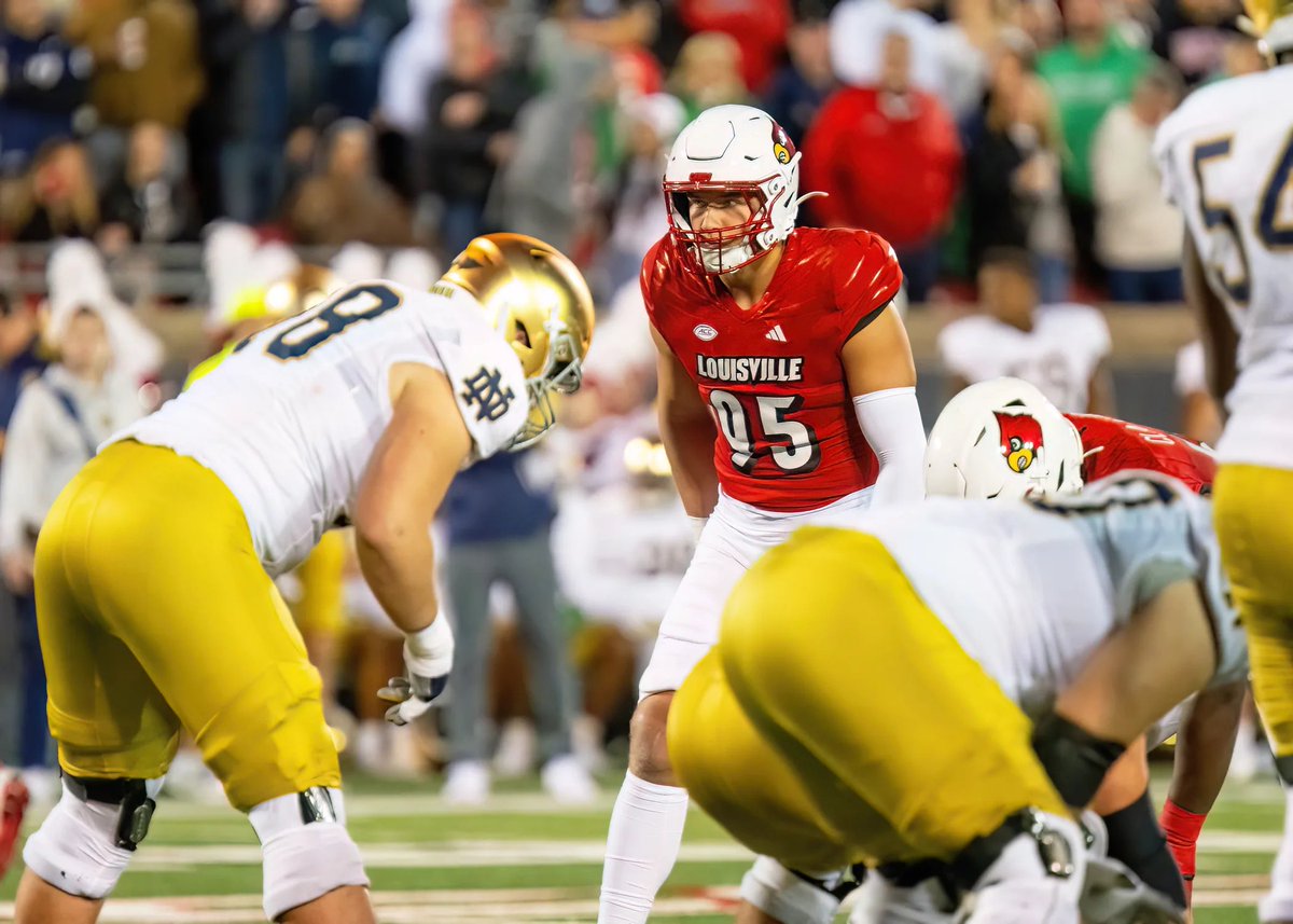 UofLSports1's tweet photo. What a performance from Louisville's Mason Reiger:

🏈 92.4 PFF Defensive Grade
🏈 90.5 PFF Pass Rush Grade

@UofLRivals | @PFF_College https://t.co/RJpWBEntAx