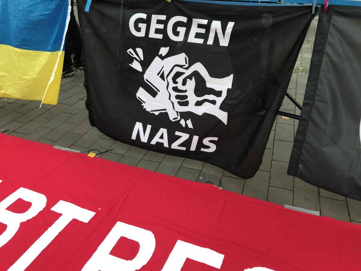 LoveGuerillero's tweet photo. 🖤❤️#Arschlochmontag #Köln #k0910 https://t.co/ganlYipoTt