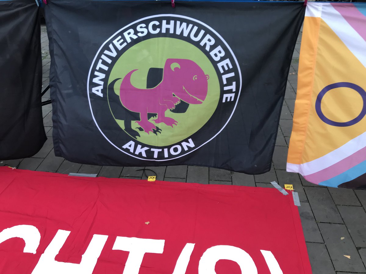 LoveGuerillero's tweet photo. 🖤❤️#Arschlochmontag #Köln #k0910 https://t.co/ganlYipoTt