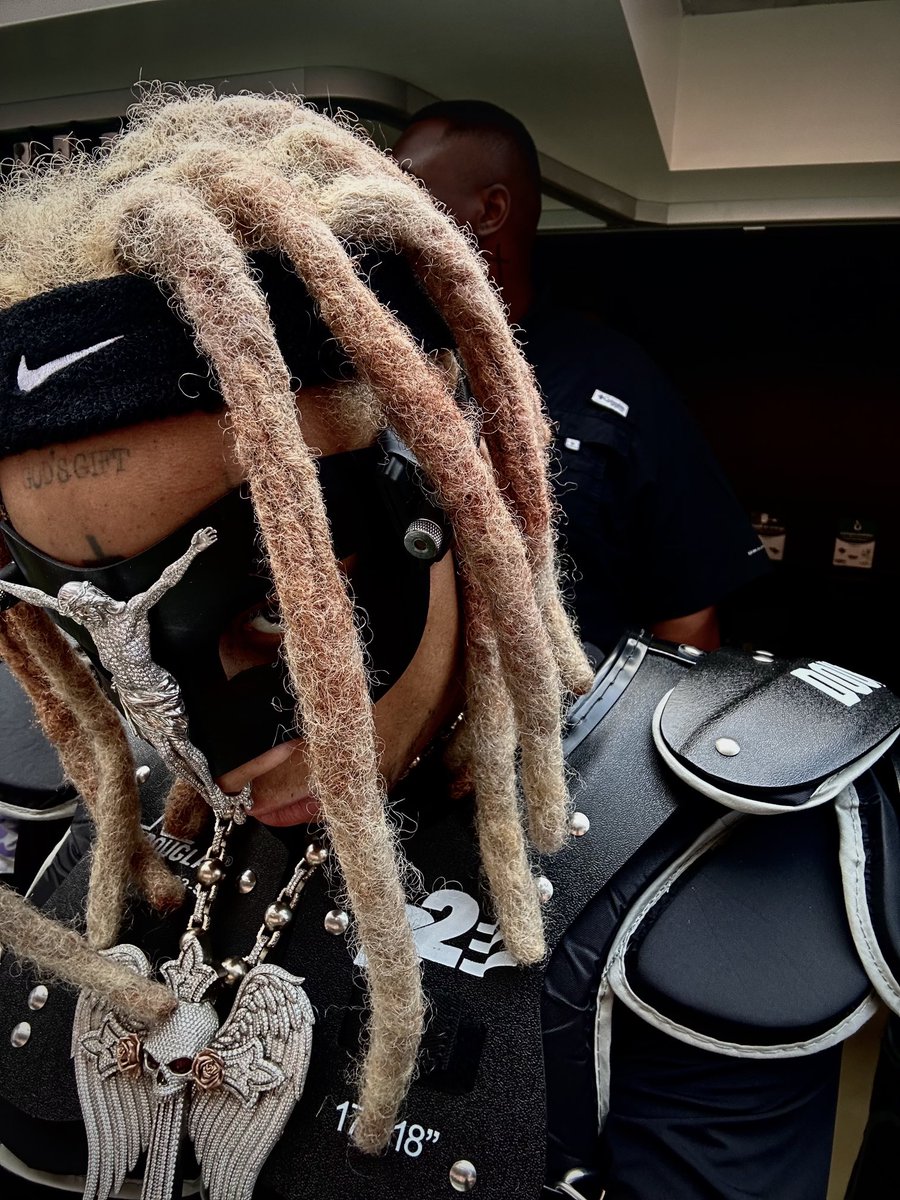 trippieredd's tweet photo. https://t.co/GyKha6CMCU