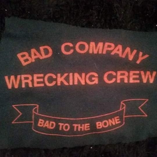 TouchMyHangDown tweet media