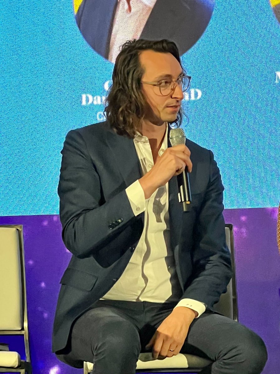 <a href="/cpascualf/">Cristian Pascual</a> <a href="/Mediktor/">Mediktor</a> <a href="/garetmelville/">Margaret Melville</a> <a href="/LasaHealth/">Lasa Health</a> <a href="/ChrisDansereau/">Christian Dansereau</a> <a href="/perceiv_ai/">Perceiv AI</a> "I think more critical the prediction is or the insight you're bringing, it's going to be more important to have specialty AI and special expertise. When it's at the beginning of the pipeline, you can afford to have something that's more generic." @chrisdansereau of <a href="/perceiv_ai/">Perceiv AI</a>