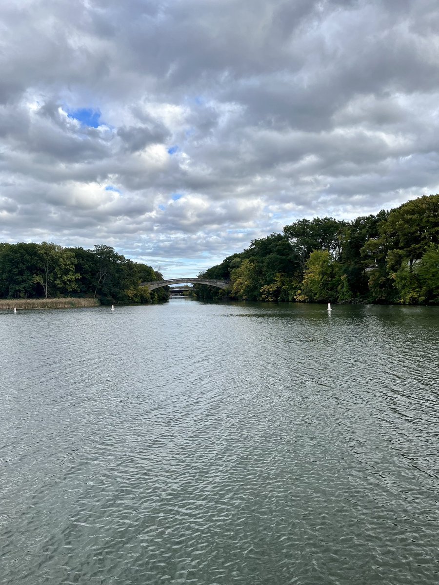 LakeOntario16's tweet photo. Quick trip south on my tributary Genesee River, hoped over the high falls for a quick trip on @SamPatchBoat Corn Hill Navigation Riverie.
#GreatLakes #geneseeriver @rochester #tourboat https://t.co/aBFrb2P858