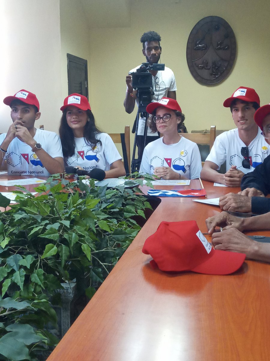 Cuba, que linda es Cuba, obtiene <a href="/CubaMined/">MINED</a> dos medallas de oro y dos de bronce,  en la Iberoamericana de Química, tenemos un total de 39 medallas. <a href="/barreto_nt/">NTBarreto</a> <a href="/JLBrocheLorenzo/">Jorge Luis Broche Lorenzo</a>