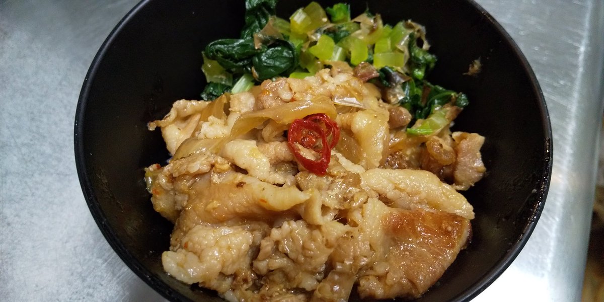 おはようございます☁
武蔵野うどんあっとんです☺
昨日は雨の中ご来店下さりありがとうございました🤗
10／10本日の日替わりうどんセットは
●久々です！
ビーフカレーうどん
●生姜焼き丼です。
明日の水曜日はお休みです、
今日も宜しくお願い致します☺🤗