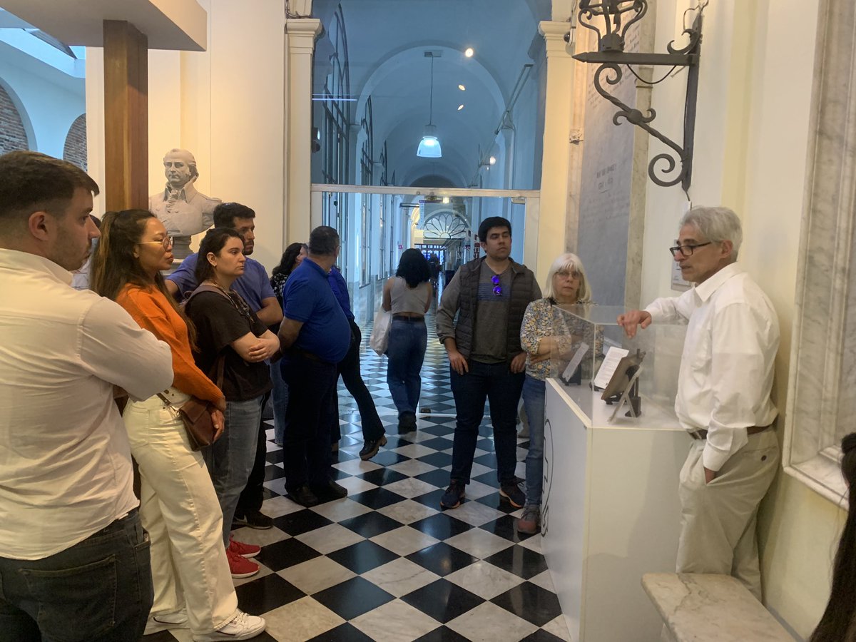 ASSEHMaciel's tweet photo. Otra increíble edición del #DiaDelPatrimonio acompañado por el @mcsuruguay 

Relatos históricos de la medicina en el Uruguay, la historia de nuestro Hospital Maciel y recorridos por sus claves arquitectónicas. 

¡Gracias a todos los que nos visitaron! https://t.co/88PV5P0ZXu