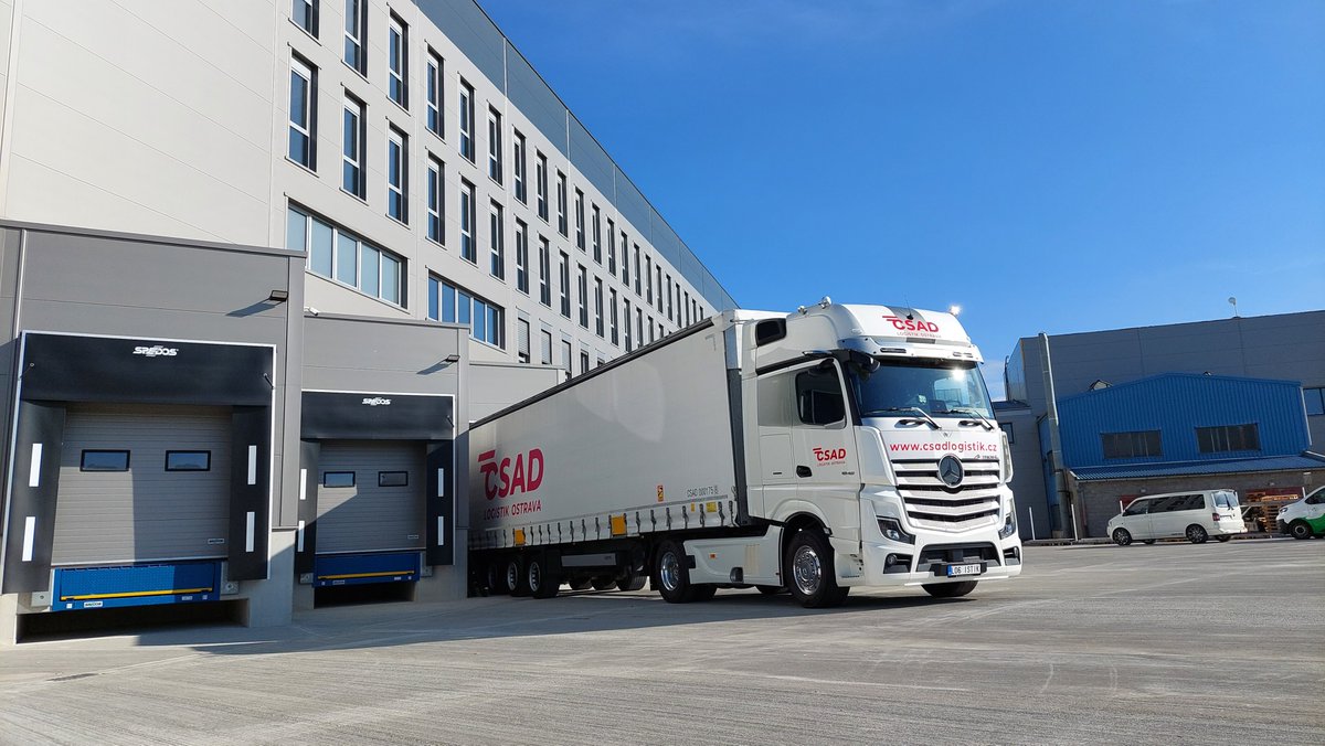 ČSAD LOGISTIK Ostrava otevírá nové logistické centrum

V mohelnické průmyslové zóně zahajuje provoz nové logistické centrum. Disponuje kapacitou 36 500 paletových a nabídne 30 pracovních míst.

Celý článek najdete zde: bit.ly/3rExzyu