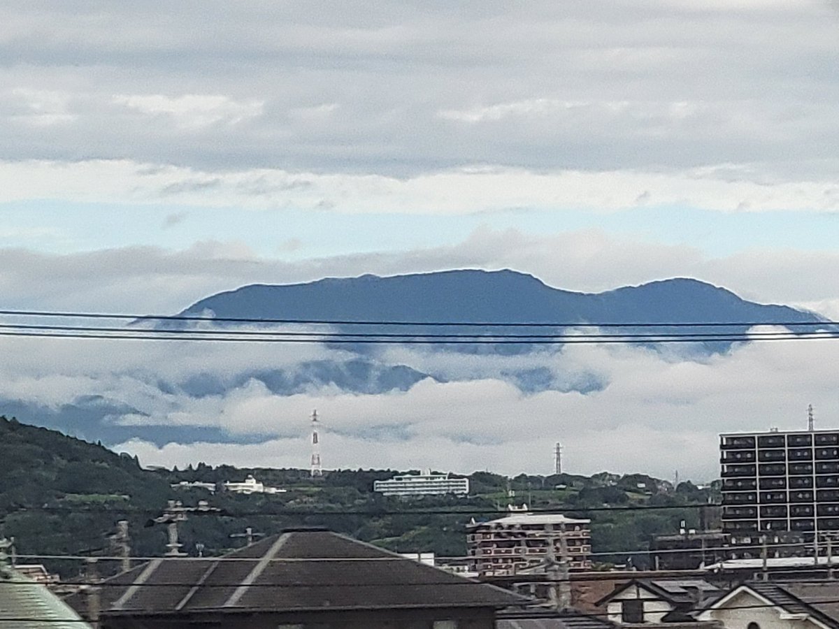 FANKS0511's tweet image. 新幹線の車窓から🚄
雲が低いです☁
 #TMNETWORK 
 #FIDD