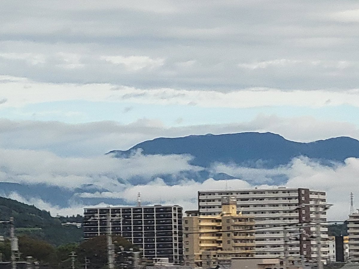 FANKS0511's tweet image. 新幹線の車窓から🚄
雲が低いです☁
 #TMNETWORK 
 #FIDD